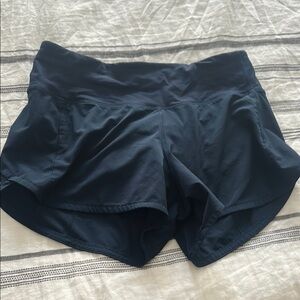 Lululemon mid-rise speed up shorts